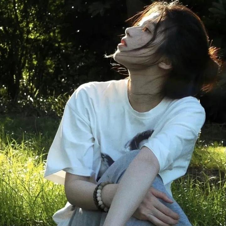 男人女人向前走